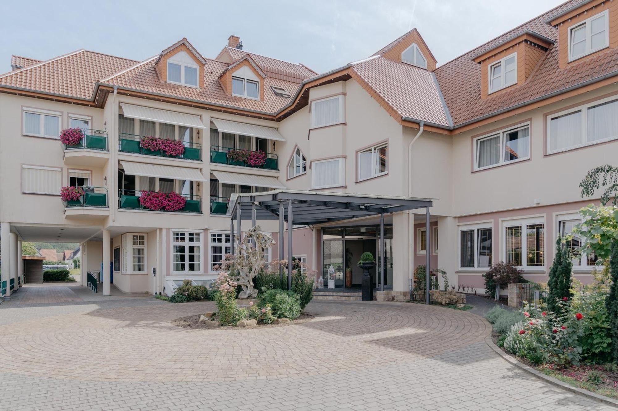 Hotel Waldkrug Delbrück Exterior foto